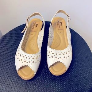 Spring Step women white size 9